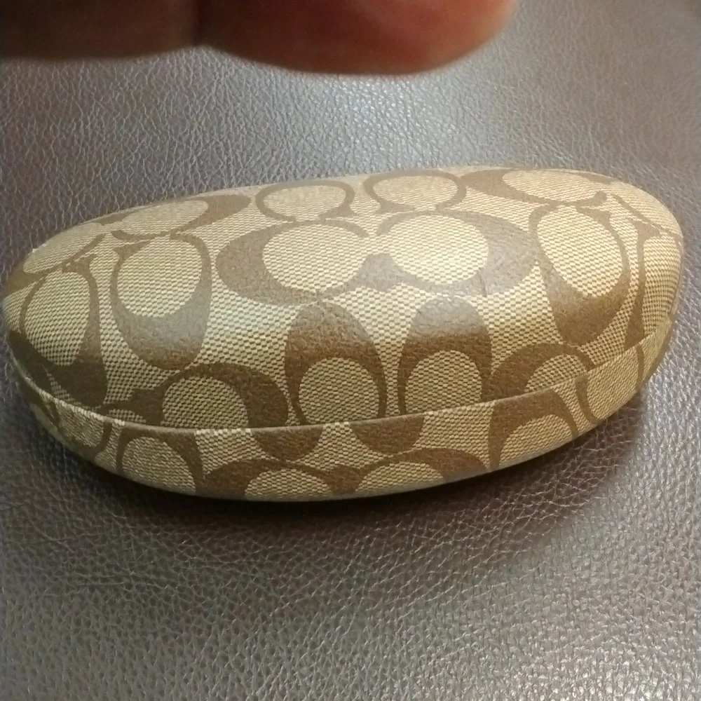 Coach Glasses Case $38 + free sunglasses - Picture 3 of 6